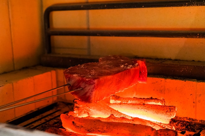 極上の神戸牛の味を引き出す世界に一つだけの炉釜